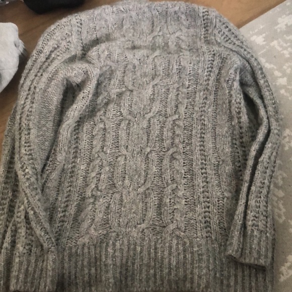 Grey oversized cardigan, with a weave type print. - Picture 2 of 2